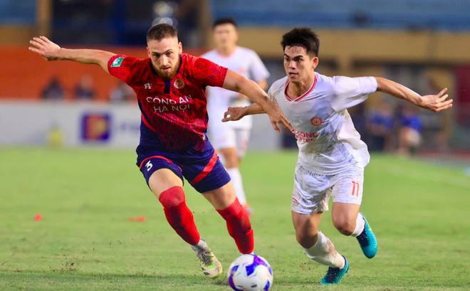 Khán giả V-League 2025/26 no nê derby