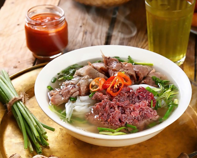 Thực hư thông tin vừa ăn phở vừa uống trà gây ung thư: Ăn phở thế nào cho đúng cách? - 4