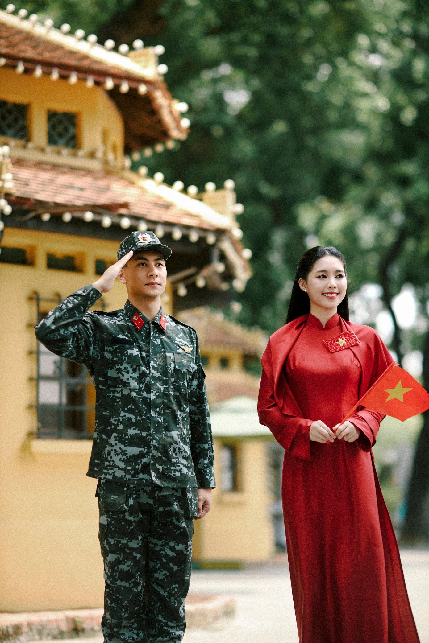 Hoa hậu Hà Trúc Linh gặp cảnh vệ gây sốt mạng xã hội - 21
