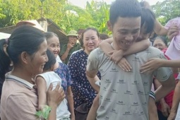 Vụ “gà lôi trắng”: Từ bức ảnh thương cảm đến niềm vui đoàn tụ của anh Thái Khắc Thành