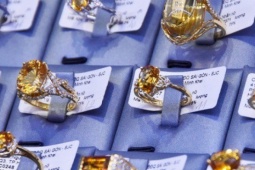 Giá vàng hôm nay 14-8: Tăng tiếp khi đồng USD suy yếu