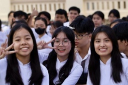 Giáo dục - du học - Đồng phục học sinh thống nhất toàn tỉnh: Tiện lợi hay mất bản sắc?