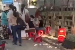 Media - Xôn xao clip người bán hàng vỉa hè ở Huế rửa tô trong chớp nhoáng