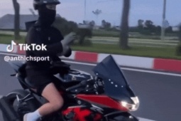 Tin tức trong ngày - Tịch thu phương tiện, xử lý "quái xế" buông 2 tay, múa trên đường