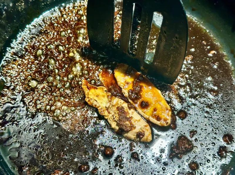 Chân giò kho dầu hào mềm tan, ăn là ghiền - 5