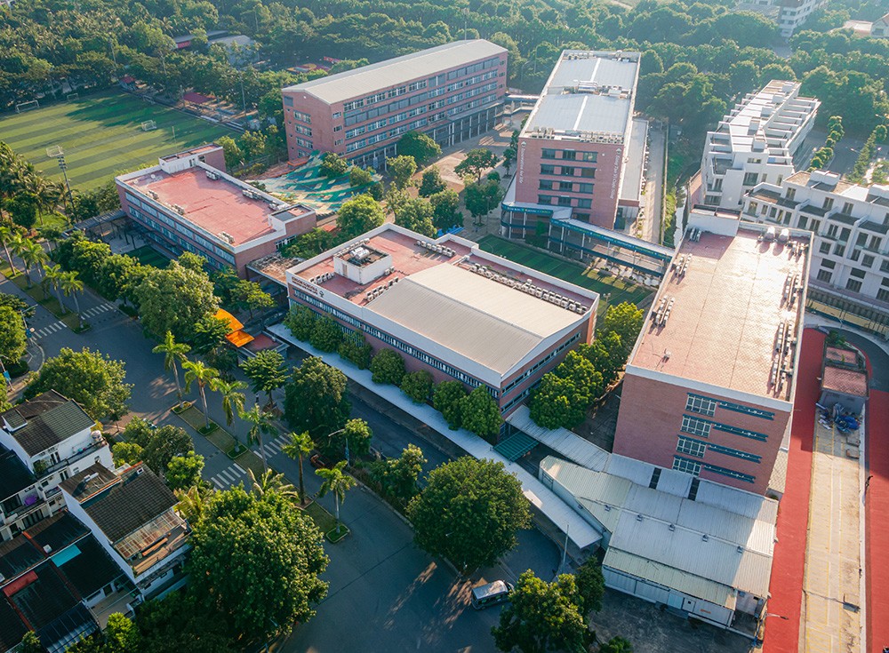 Trường Phổ thông liên cấp Edison nằm giữa không gian xanh mát của KĐT Ecopark