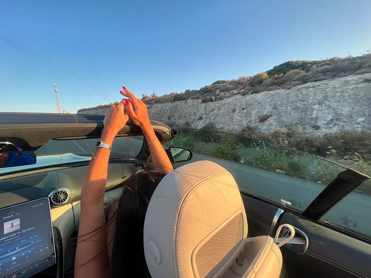 Con gái Pep Guardiola diện bikini quyến rũ, fan thổn thức ví như "thiên thần" - 5