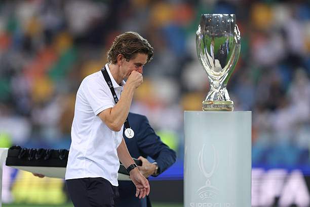 HLV Thomas Frank bỏ lỡ cơ hội giành danh hiệu đầu tay ở Tottenham.