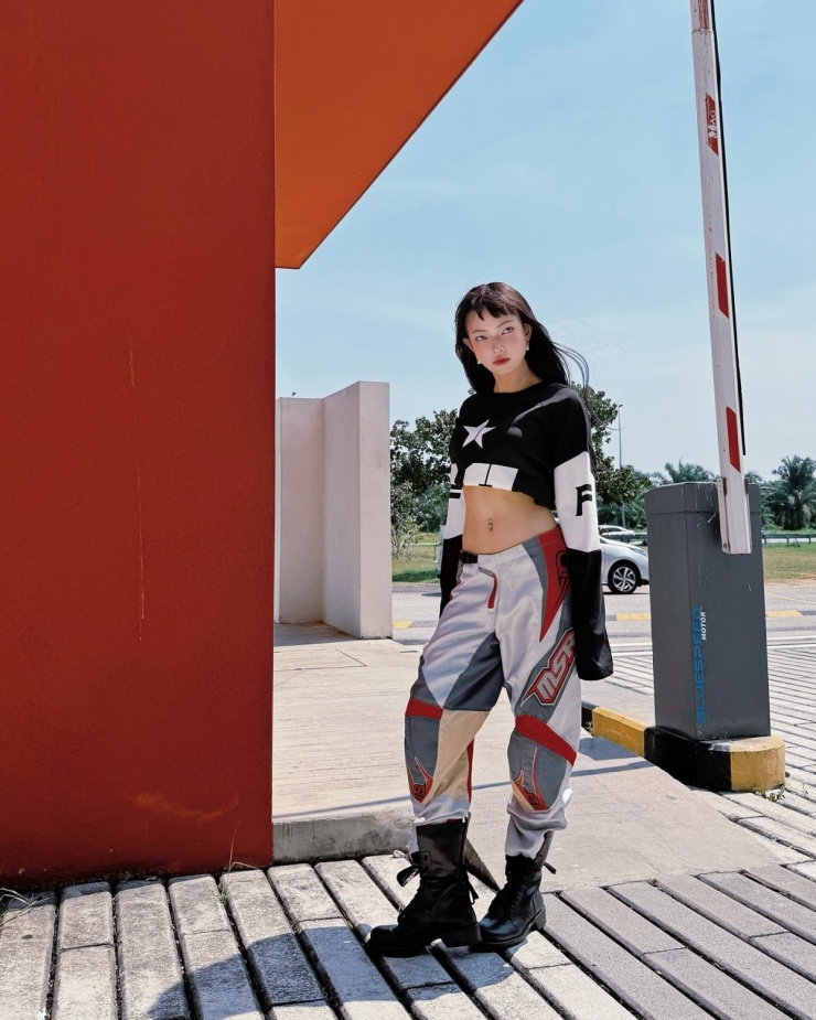 Bí quyết có bụng phẳng, eo thon của dàn 'em xinh' - 5