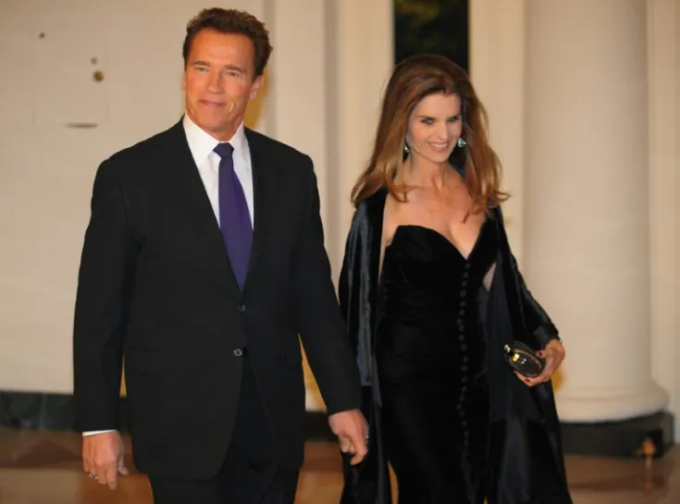Arnold Schwarzenegger thừa nhận đã ngoại tình với bảo mẫu khi còn là chồng của Maria Shriver.