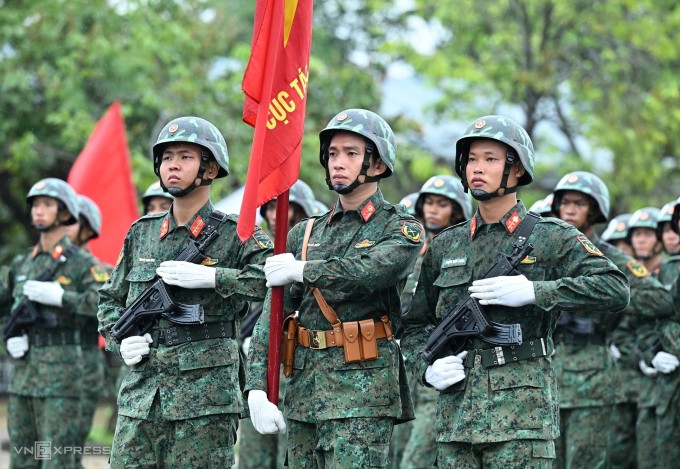 Hợp luyện cụm các khối quân đội diễu binh lần thứ hai sáng 2/7 tại điểm Làng văn hóa các dân tộc Việt Nam. Ảnh: Giang Huy