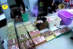 Kho tiền khổng lồ, rượu quý chất đống trong mật thất của quan tham Trung Quốc