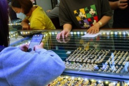 Kinh doanh - Giá vàng hôm nay 15-8: Sụt giảm rất mạnh