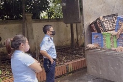 Hà Nội phát hiện xe tải chở hơn 2 tấn mỡ và da bò bốc mùi