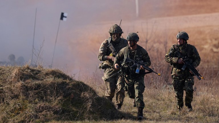 Binh sĩ quân đội Anh tham gia một cuộc tập trận. Ảnh: Getty Images.
