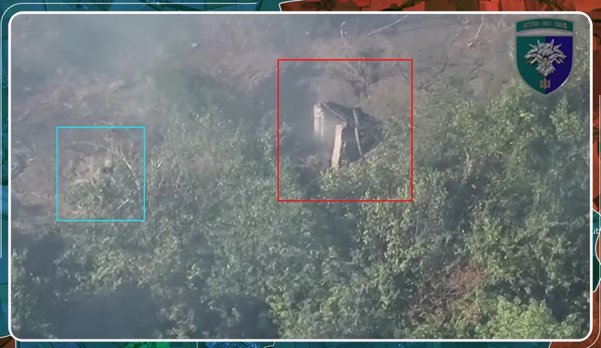 Binh sĩ Ukraine bắn súng chống tăng AT-4 vào nơi nghi có binh sĩ Nga ẩn náu. Ảnh: Euromaidan Press.