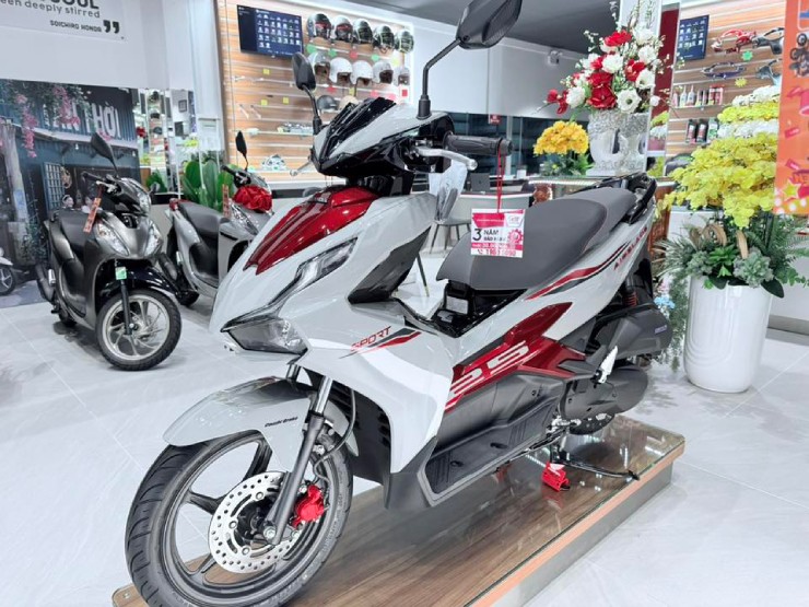 Giá xe ga Honda Air Blade 125 giữa tháng 8/2025, chênh hơn 1 triệu đồng - 2