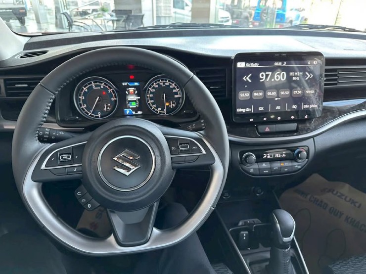 Ưu nhược điểm của Suzuki XL7 Hybrid giá khởi điểm từ 599,9 triệu đồng - 3
