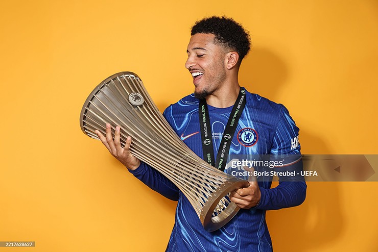 Sancho cùng Chelsea giành ngôi vô địch tại UEFA Conference League Cup 2024/25
