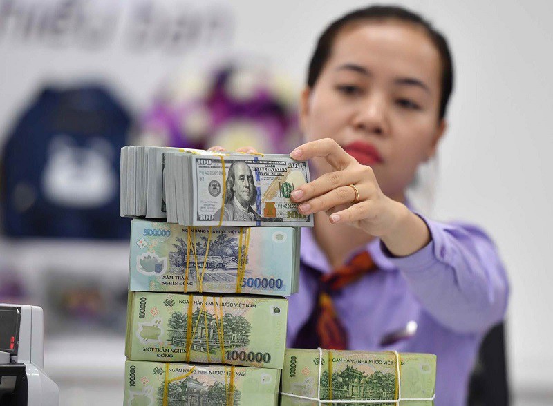 Khi chủ tài khoản bỗng dưng nhận được một khoản tiền “chuyển nhầm”, cần lưu ý là tuyệt đối không sử dụng số tiền này vào việc chi tiêu cá nhân. (Ảnh minh hoạ)