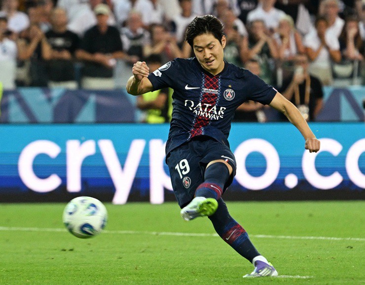 Lee Kang-in ghi dấu ấn lớn trong cuộc lội ngược dòng của PSG ở trận tranh Siêu cúp châu Âu