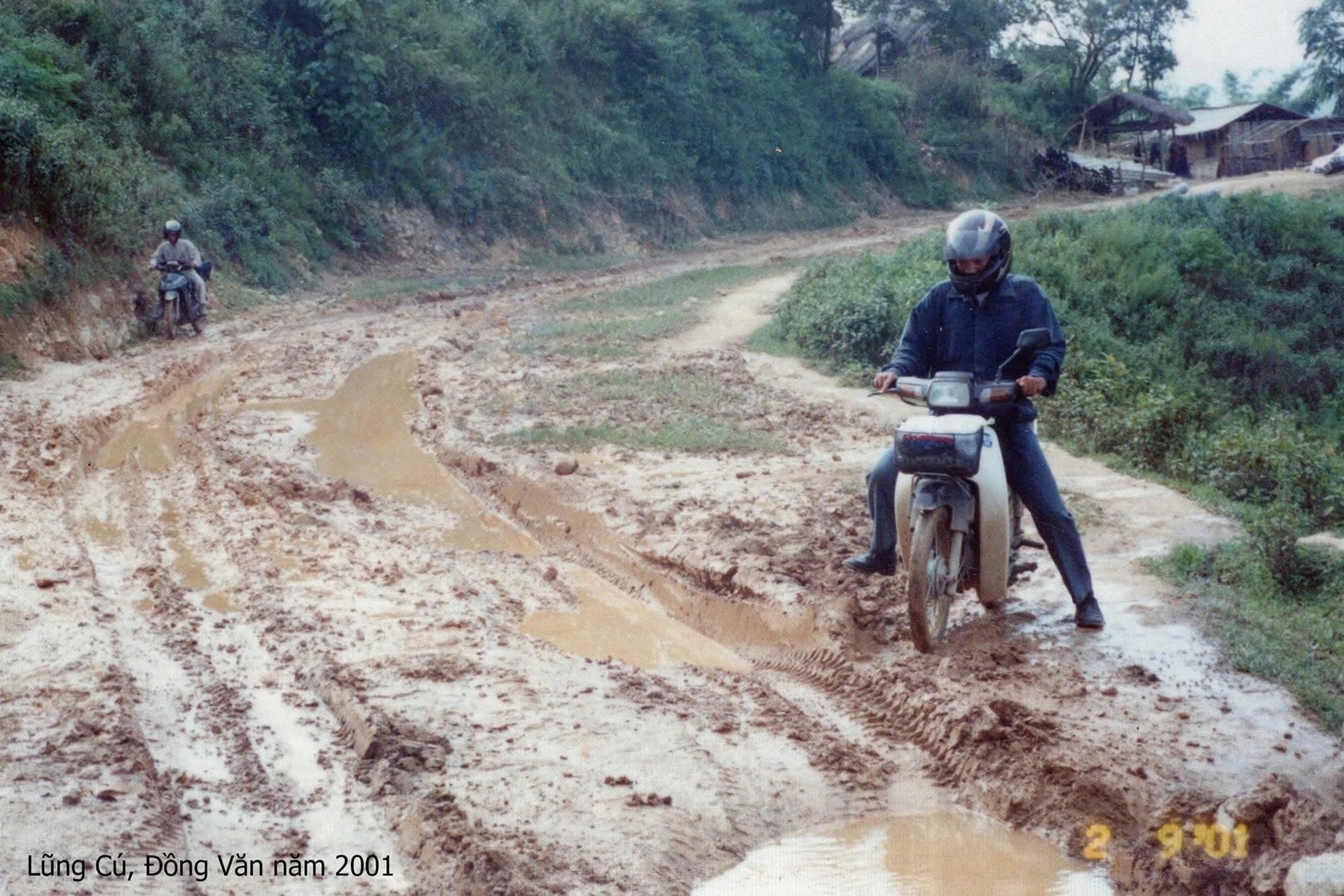 Đường lên Lũng Cú năm 2001