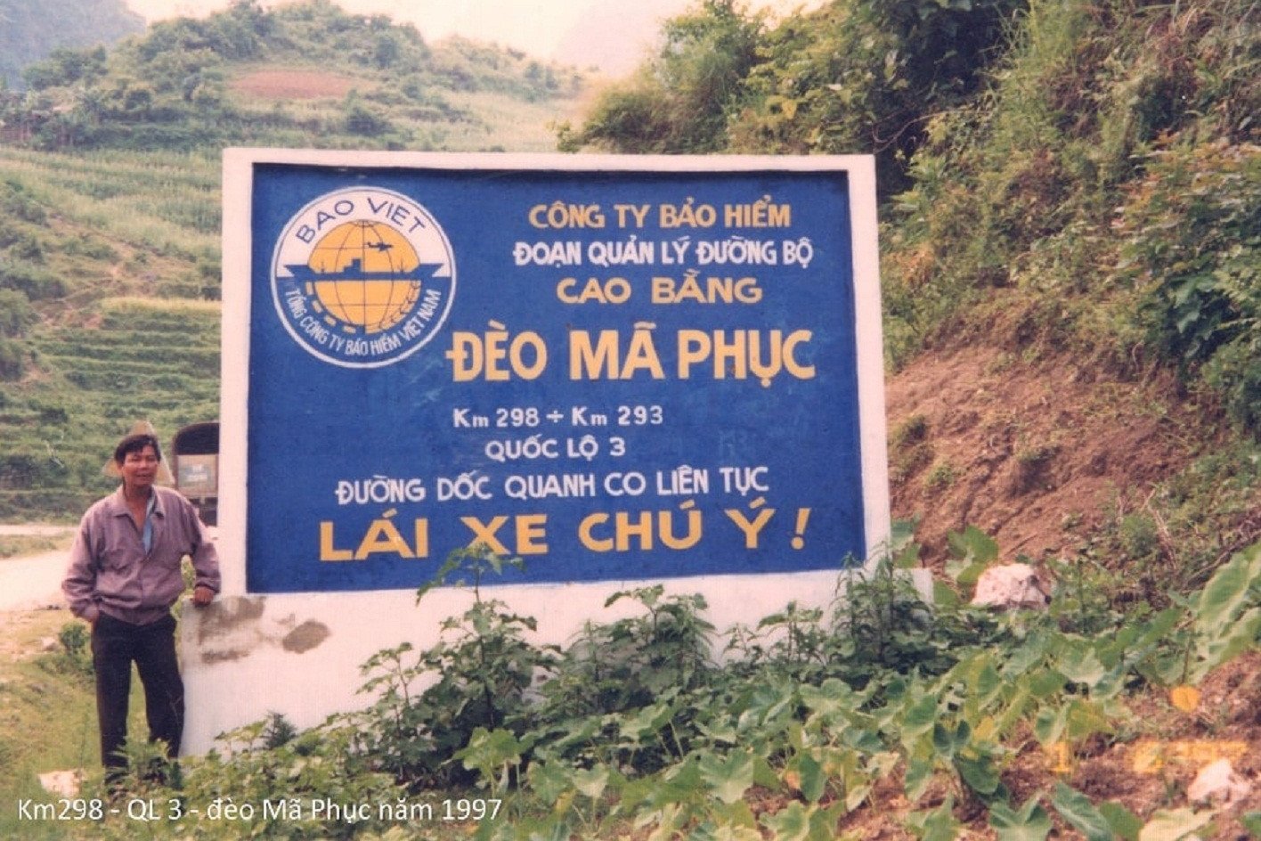 &#39;Phượt thủ đời đầu&#39; lái xe máy 6 cây vàng đi du lịch, có loạt ảnh gây sốt mạng - 2