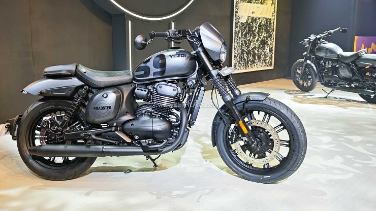 Yezdi Roadster 2025 trình làng: Đậm chất hoài cổ, uy lực ấn tượng! - 1
