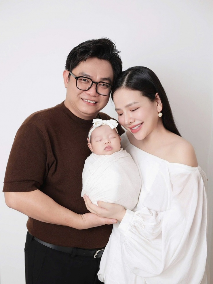 Vợ chồng Đông Thiên Đức - ca sĩ Lê Thúy Anh sinh con vào năm ngoái. Anh có 2 con riêng.