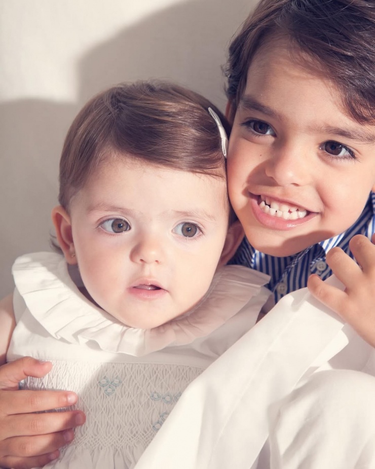 Isabella sinh ngày 23/4/2011, là con thứ hai của Kaka - Quả bóng vàng 2007 và người mẫu, nhà thiết kế kiêm doanh nhân Caroline Celico. Trong bức ảnh vài tháng tuổi được Celico đăng trên trang cá nhân, Isabella được khen bụ bẫm với đôi mắt to tròn, mũi và môi thanh tú. Trong khi đó, anh trai Luca (sinh năm 2008) có nhiều nét giống sao bóng đá Kaka.