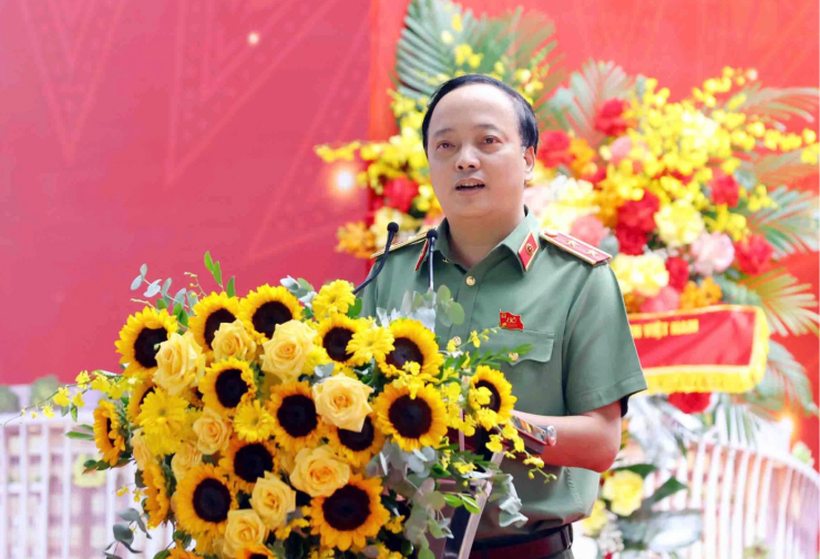 Thứ trưởng Đặng Hồng Đức báo cáo về quá trình triển khai thực hiện dự án Trụ sở Bộ Công an, số 96 Nguyễn Du.