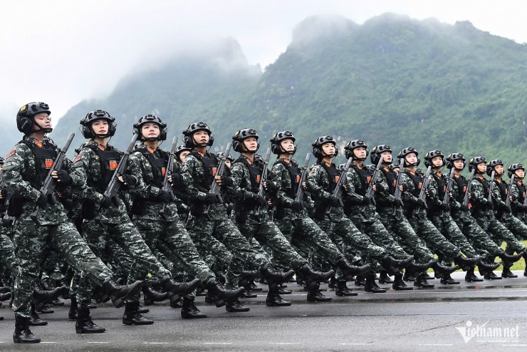 Khối nữ Cảnh sát đặc nhiệm