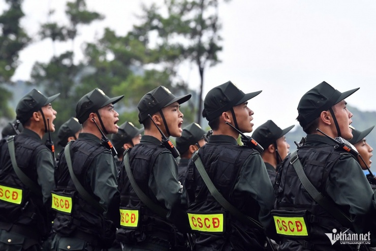 Hơn 16.000 chiến sĩ hợp luyện diễu binh trong mưa - 24