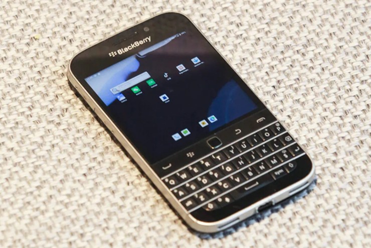 Zinwa Q25 Pro được phát triển dựa trên&nbsp;BlackBerry Classic Q20.