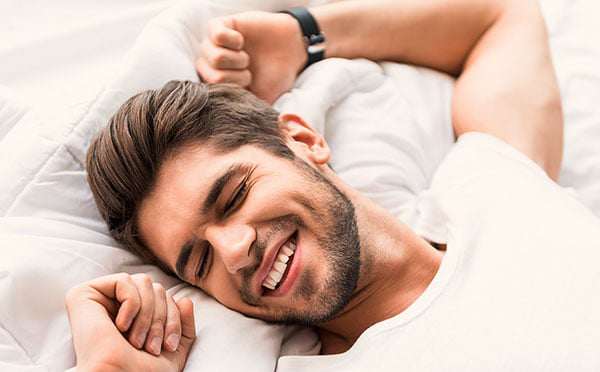 Người có lá gan khỏe mạnh, dù phải trải qua công việc căng thẳng hoặc cuộc sống bận rộn trong thời gian dài, vẫn có thể duy trì chất lượng giấc ngủ tốt và thức dậy vào buổi sáng với tinh thần sảng khoái. Ảnh minh hoạ