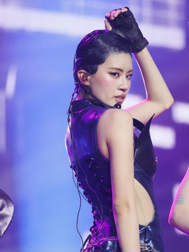 Thời gian qua, Pháo gây chú ý khi tham gia chương trình Em xinh. Nữ rapper liên tục biến hóa khả năng và phong cách. Ở Live stage 1, cô có màn trình diễn Em xinh em bling ấn tượng. Mặc dù Pháo và đội của mình không lọt vào top 3, tiết mục này vẫn thể hiện rõ phong thái tự tin và chất rap đường phố mạnh mẽ của cô.