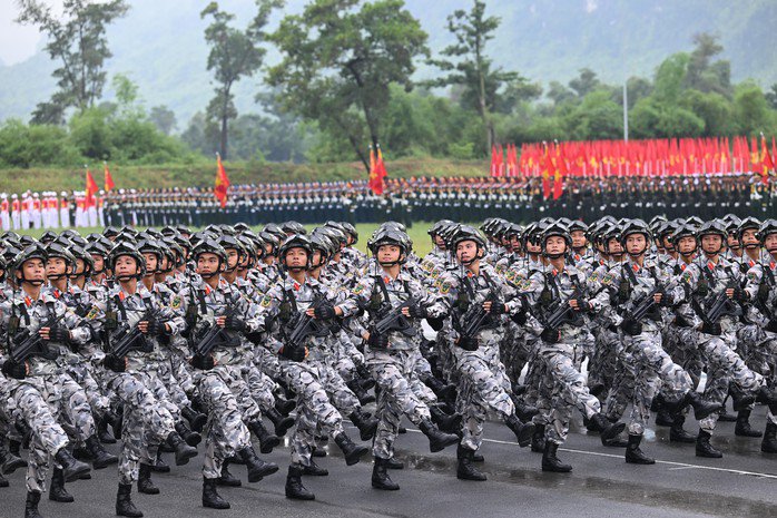 Các quân nhân với tinh thần kỷ luật cao, thực hiện nghiêm túc từng động tác