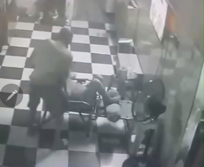 Hung thủ vào nhà bóp cổ cụ P. tử vong rồi lấy đi chiếc túi đựng tiền bán bánh bao mỗi ngày của cụ