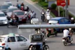 Lắp camera nhận diện biển số, kiểm soát khí thải ở TPHCM