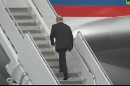 VIDEO: Ông Putin ra về sau khi kết thúc thượng đỉnh với ông Trump
