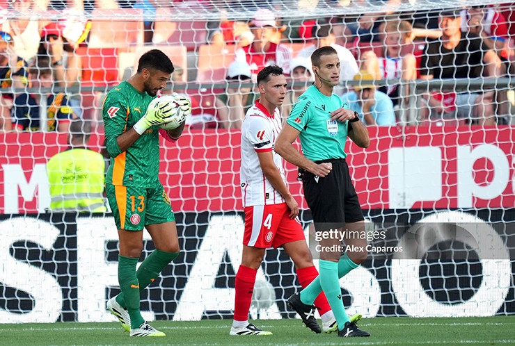 Paulo Gazzaniga mắc sai lầm khiến Girona nhận bàn thua