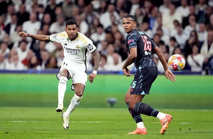 Rodrygo sáng cửa trụ lại Real Madrid