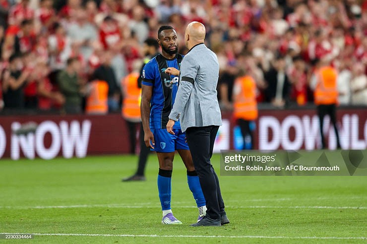 HLV Slot động viên Semenyo sau trận