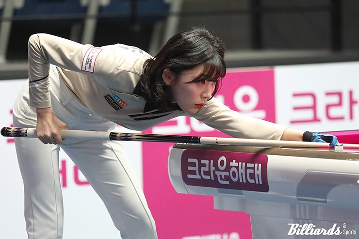 Hot girl bi-a "triệu view" trở thành "nữ thần" mới tại giải đấu tiền tỷ - 10