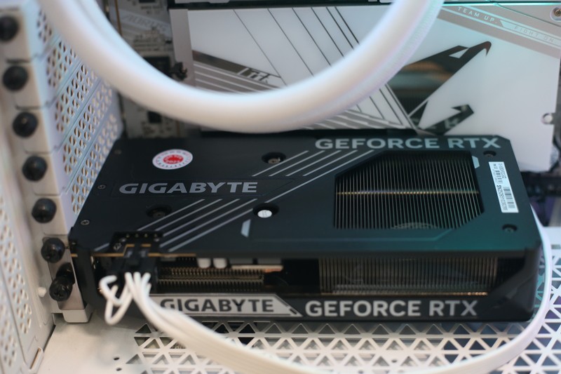 Geforce RTX 5060 Windforce 8GB.