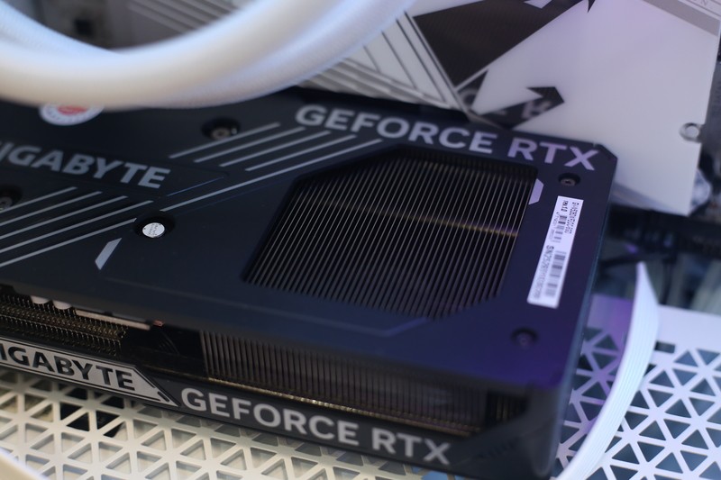 Geforce RTX 5060 Windforce 8GB có nâng cấp quan trọng ở bộ nhớ GDDR7.