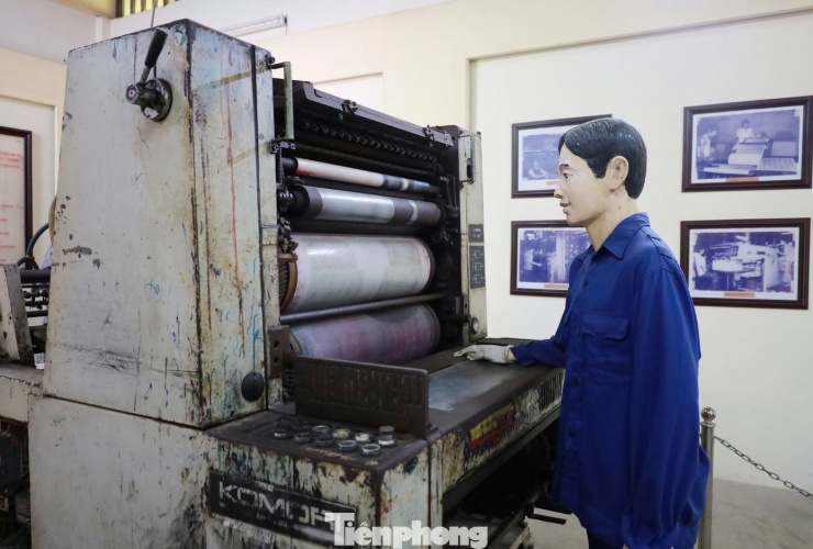Chị Đào Thị Cúc cho biết, sau khi đất nước giành độc lập, để giải quyết khó khăn của đất nước về tài chính, tiền tệ và khẳng định vị thế của đất nước về tài chính, kinh tế, chính trị cần có nhà máy in tiền. Lúc này, tại Đông Dương chỉ có 2 nhà máy in có thể đáp ứng được nhu cầu in ấn tiền là Nhà in Taupin, Nhà in Viễn Đông, nhưng thực dân Pháp không bán cho Chính phủ Việt Nam. Cuối cùng, ông Đỗ Đình Thiện bỏ tiền ra mua lại nhà in Taupin, hiến cho Chính phủ lập nhà in tiền lấy tên “Việt Nam quốc gia ấn thư cục”.