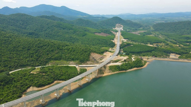 Theo đại diện Ban QLDA 6 (Bộ Xây dựng), đến nay, toàn tuyến đã cơ bản hoàn thành, đảm bảo cho việc thông xe dịp 19/8 theo kế hoạch của Bộ Xây dựng và việc đưa vào vận hành, khai thác cuối tháng 8.