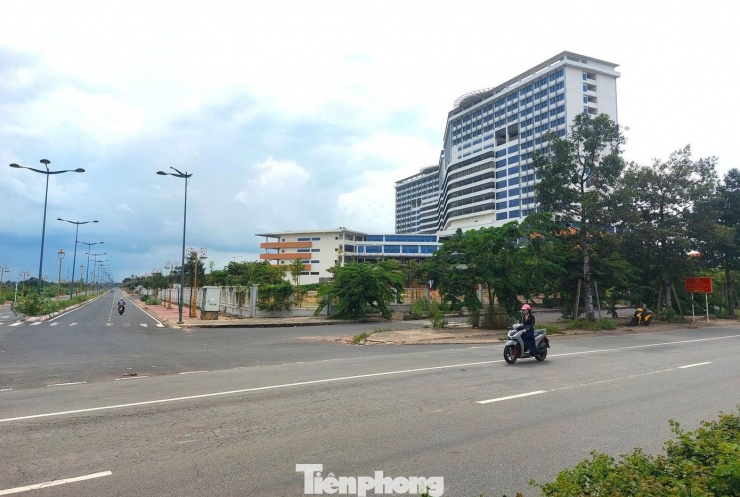 Tuyến đường Lê Hồng Phong nối dài, điểm đầu từ đường Mỹ Phước Tân Vạn đến điểm cuối là Quốc lộ 13