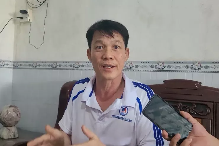 Ông Trần Văn Tâm trả lời báo chí ngày 17-8. Ảnh: TRẦN VŨ